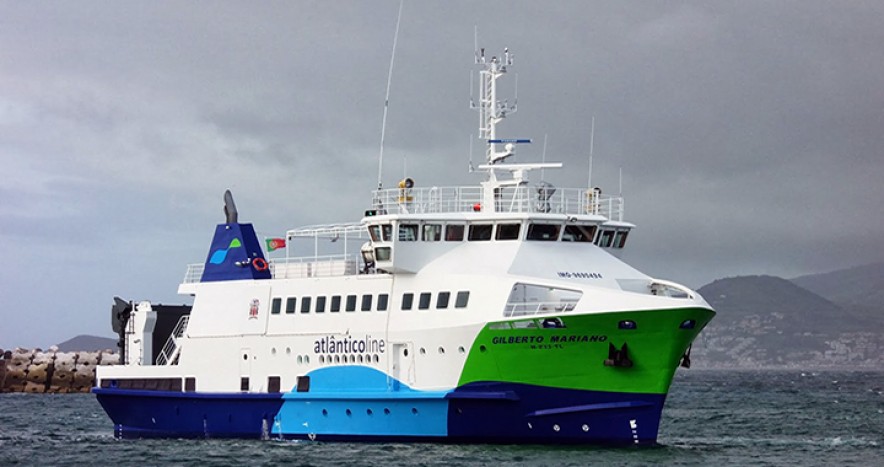 Barco de Atlantico line que conecta las islas Azores