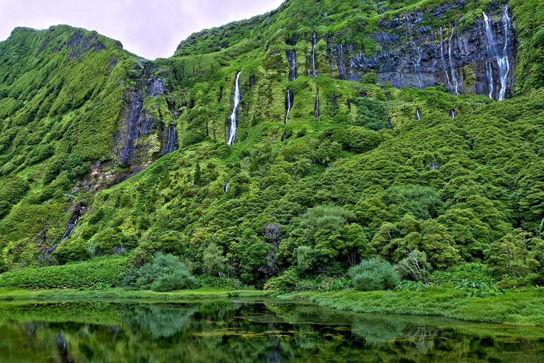 Cascadas en Poço da Alagoinha. Isla de Flores