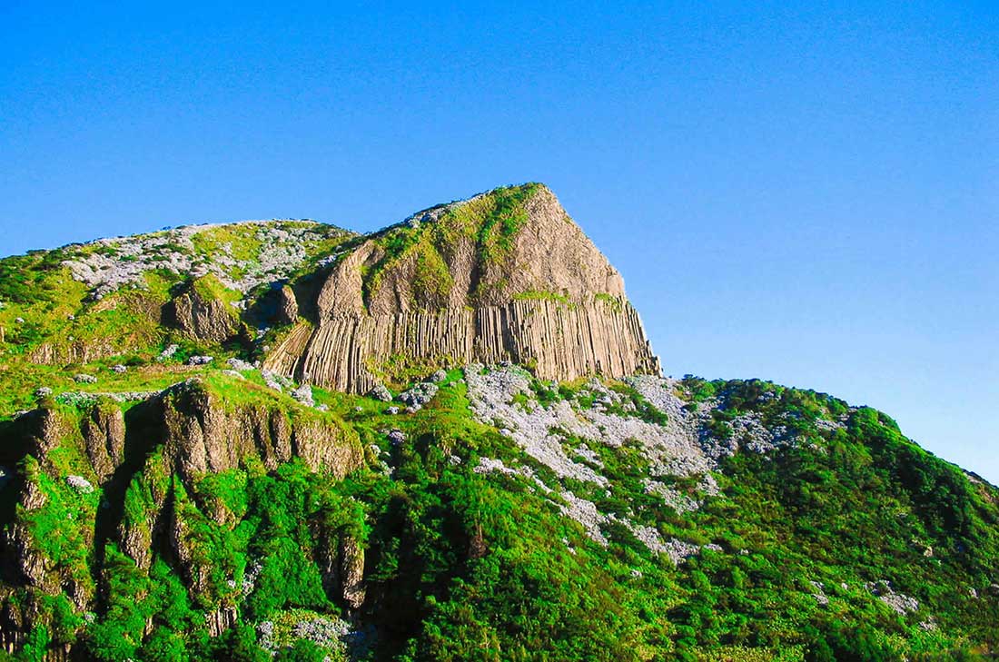 Rocha dos Bordões en la isla de Flores