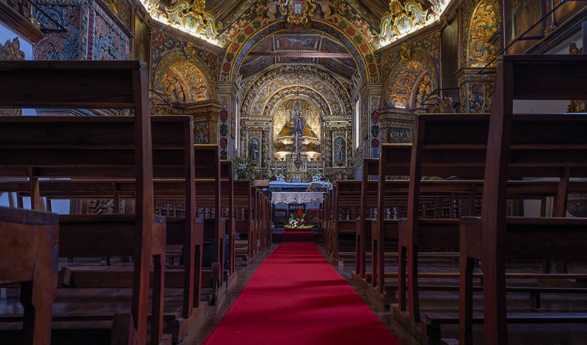 Interior de la Iglesia de Santa Bárbara